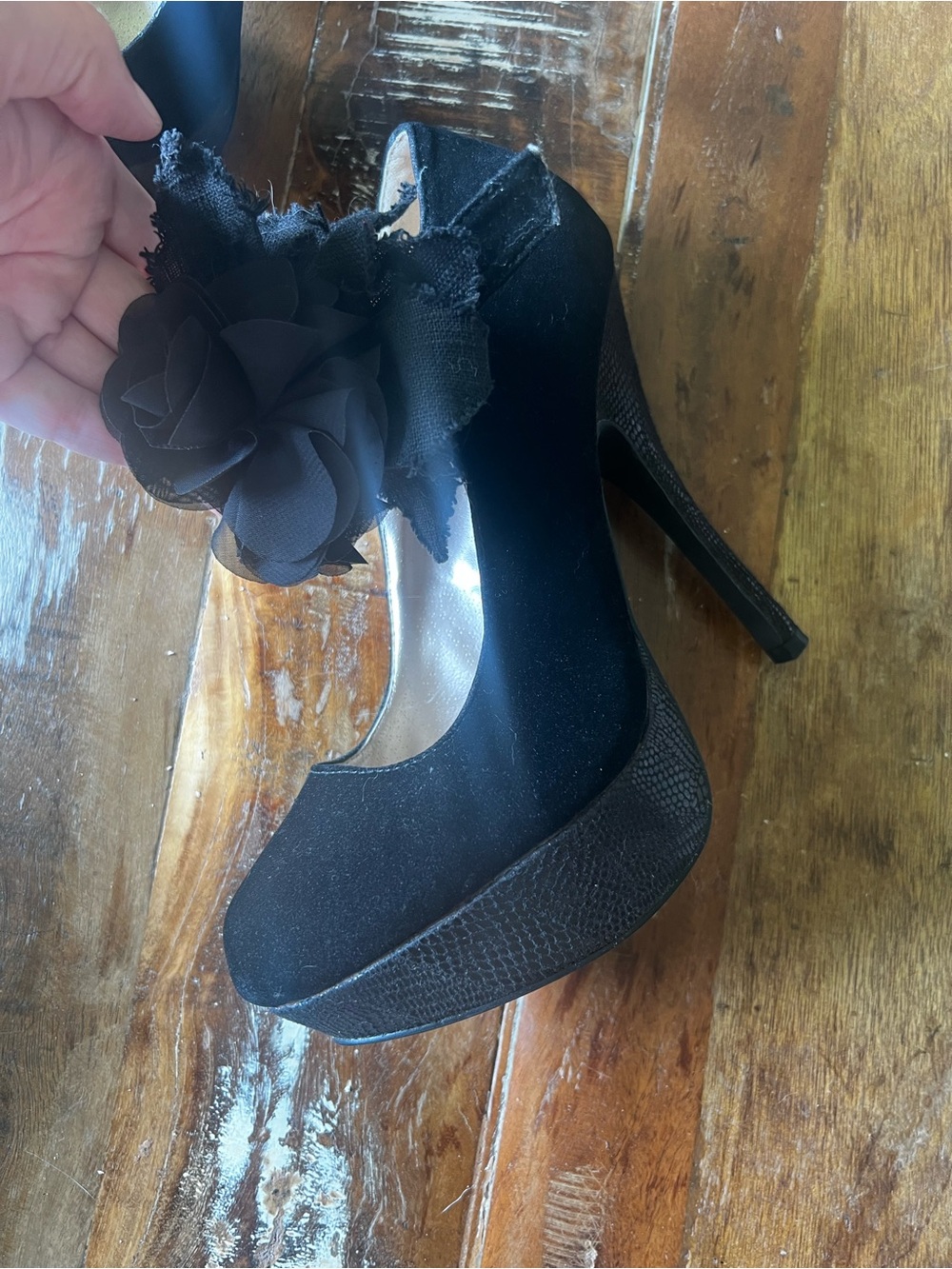 Qupid Black Floral Accent Platform Mary Jane Heels - Picture 14 of 14